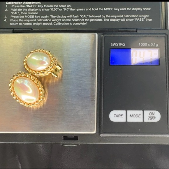 CHRISTIAN DIOR Stunning Vintage Clip on Pearl Earrings 1980s, Paris - Picture 6 of 7